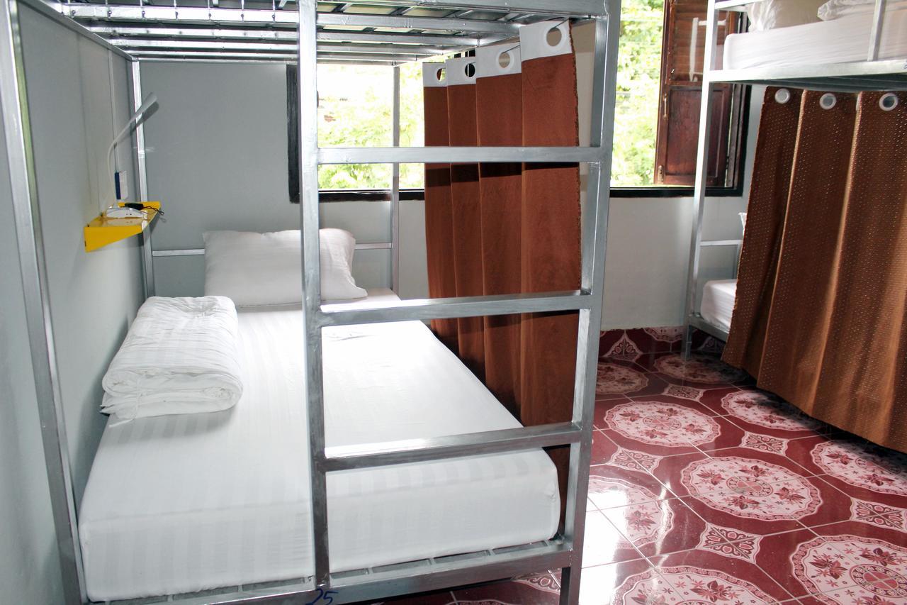 Aham Hostel (Adults Only) Luang Prabang Bagian luar foto