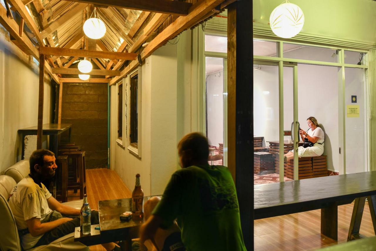 Aham Hostel (Adults Only) Luang Prabang Bagian luar foto